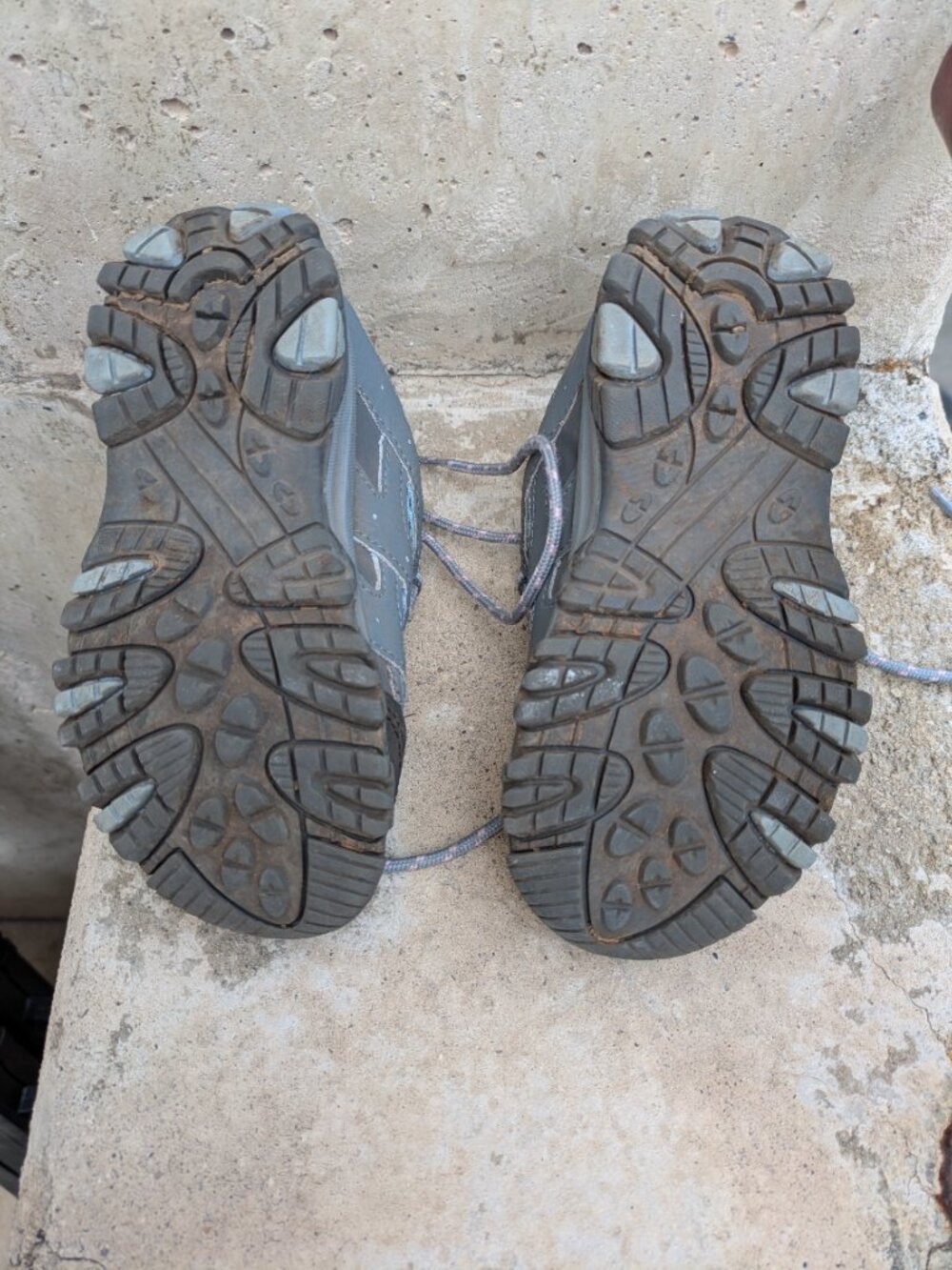 Toddler Merrell hiking shoes - Picture 4 of 8